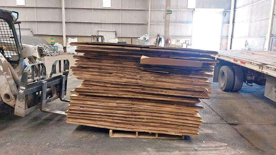 46825 (Fort Wayne, IN) - 5 Wall Gaylord Resin Bins - 48 x 40 x 36